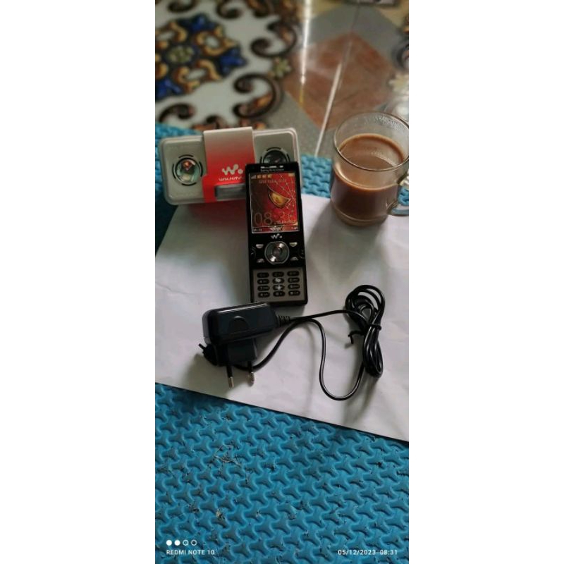 Sony Ericsson W995
