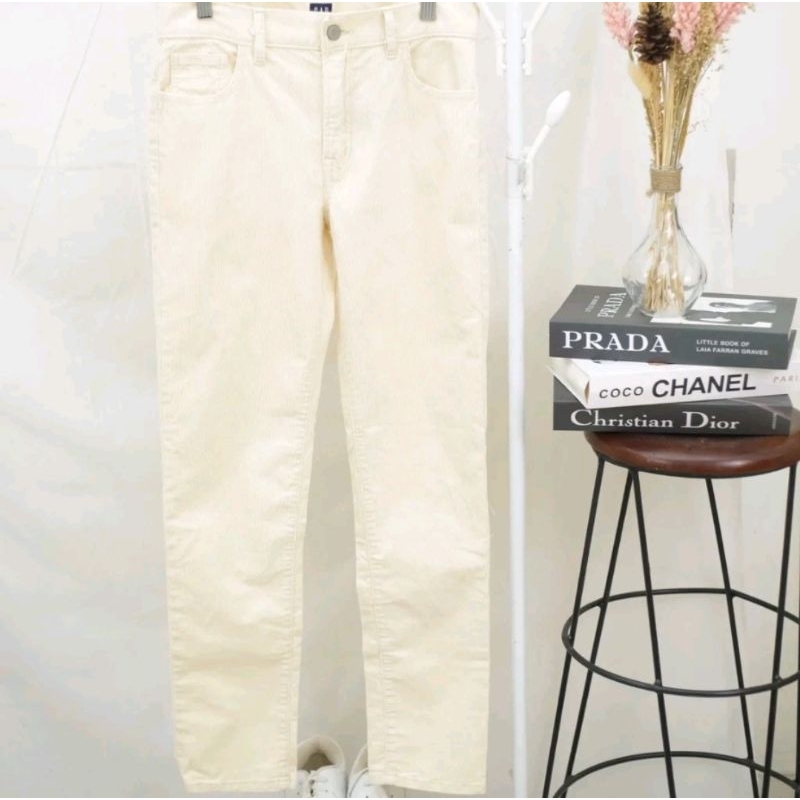 [PRELOVED] Celana GAP Oatmeal Girlfriend Jeans Beige Cream