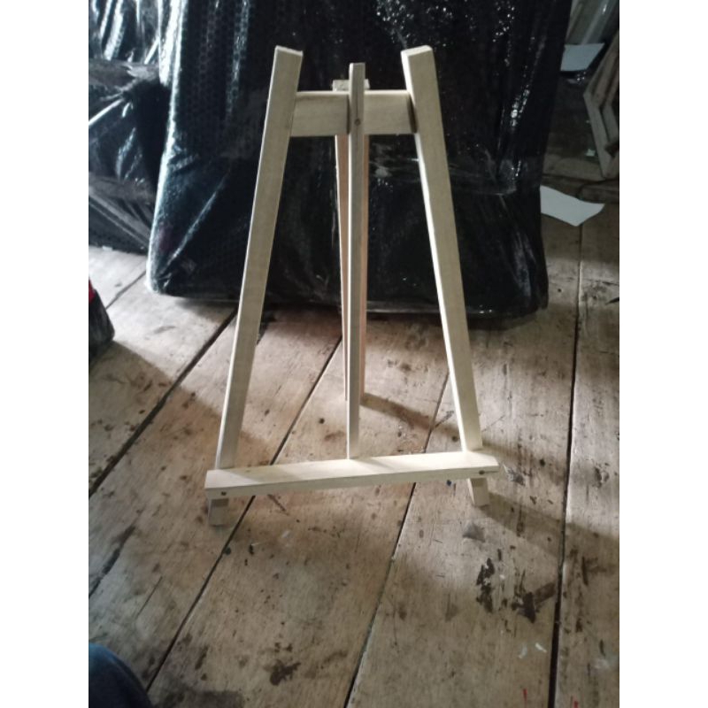 

easel /stand melukis sedang