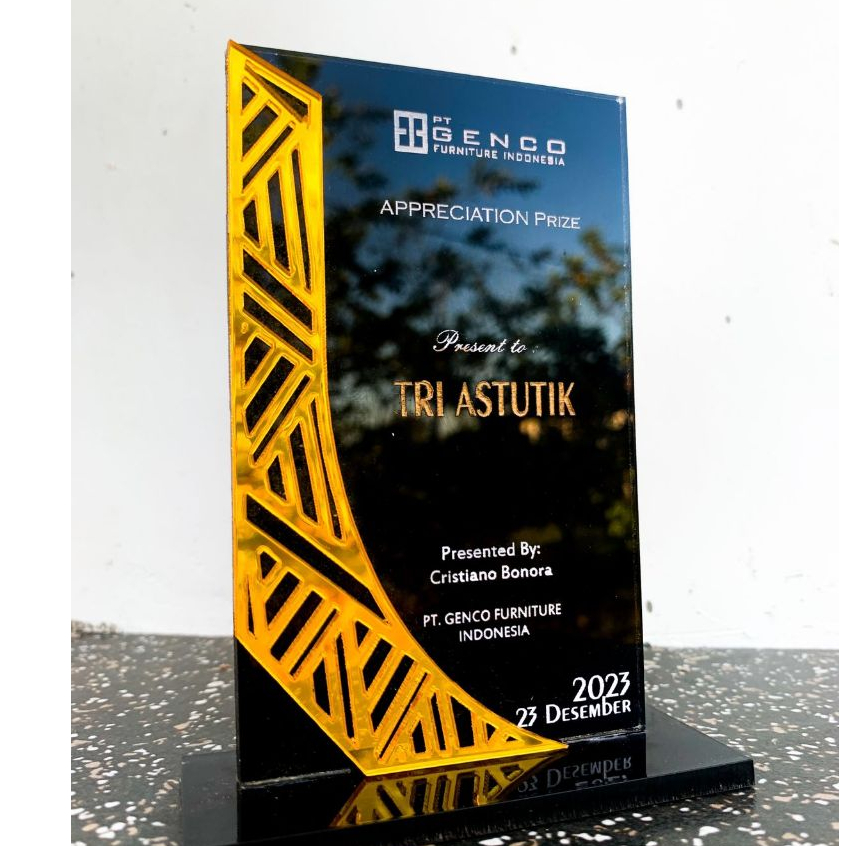 Vandel Akrilik Plakat Akrilik Piala Akrilik Piagam Akrilik Vandel Akrilik Custom