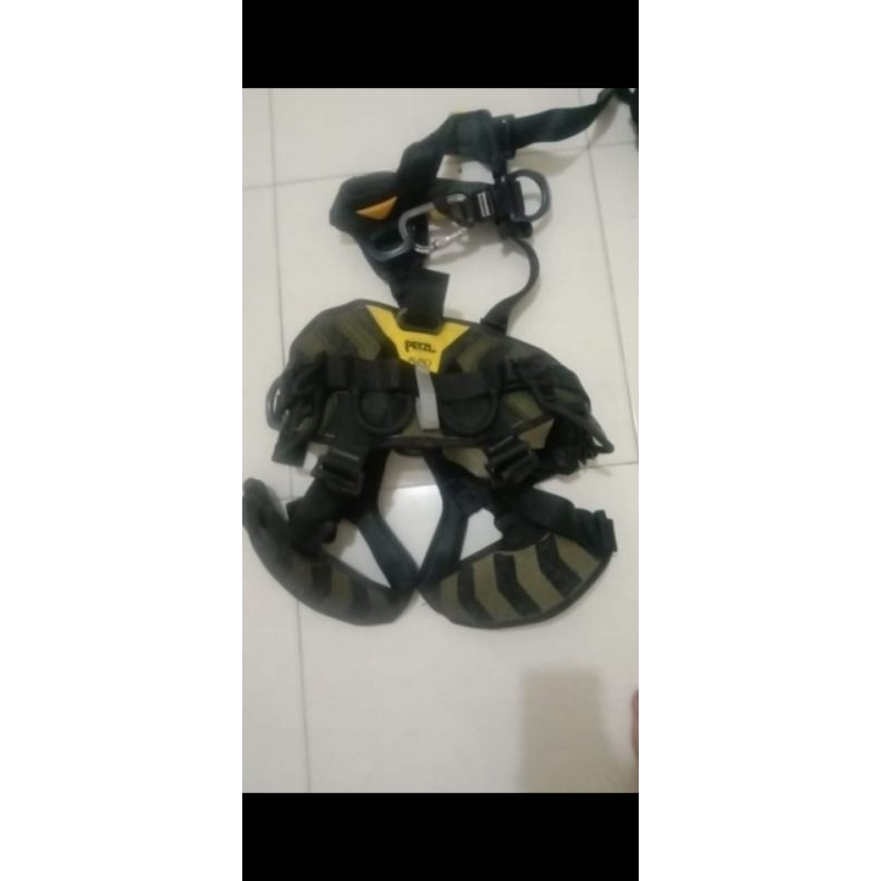 fullbody harness petzl Avao model baru