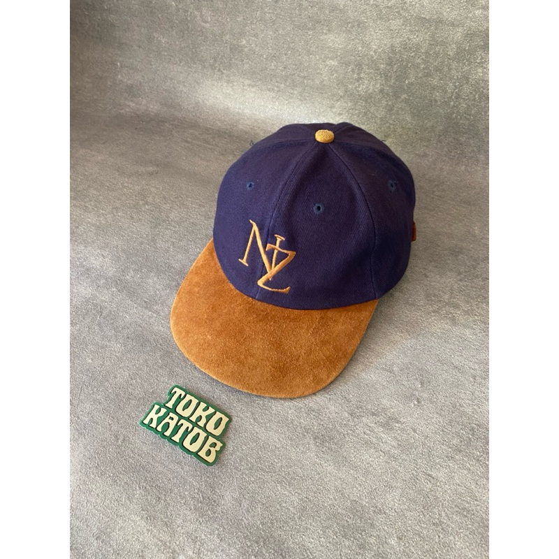 Topi Two Tone Vintage