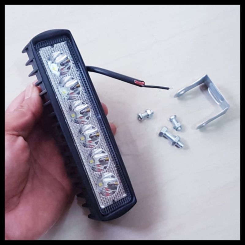 LAMPU LED MOTOR MOBIL KOTAK PERSEGI PANJANG 6MATA LED WATERPROOF 12VOLT 18WAT/LAMPU LED TEMBAK SOROT