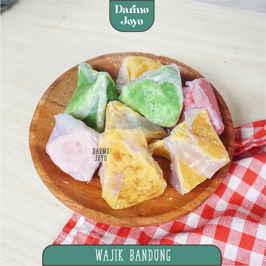 

Wajik Bandung Kelapa 500gr - DARMO JOYO - Dodol Jenang Kelapa Renyah Manis Jadul Gurih Camilan Cemilan Jajanan Snack Kiloan