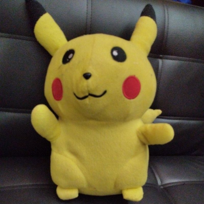 PL boneka Pikachu