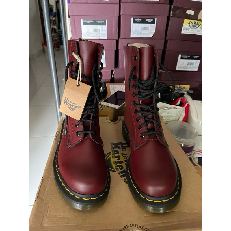 Dr martens 1490 cherry