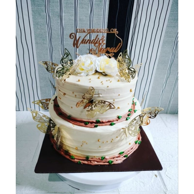 

WEDDING CAKE / ENGAGEMENT CAKE / BISA COSTUME