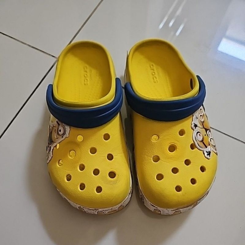 Crocs preloved