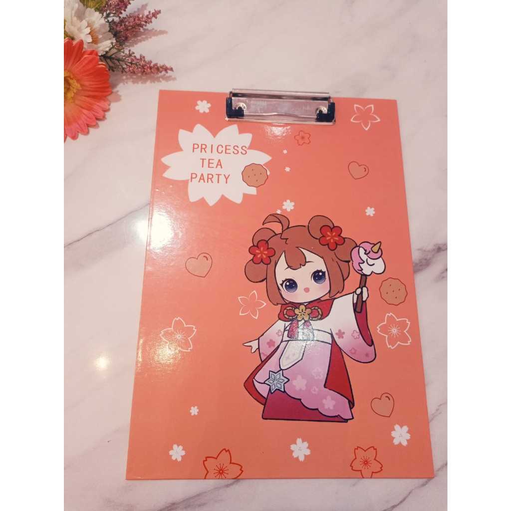 

Papan Ujian Fancy Momo / Clipboard Papan Klip A4 Papan Alas Ujian Motif Kartun Kertas