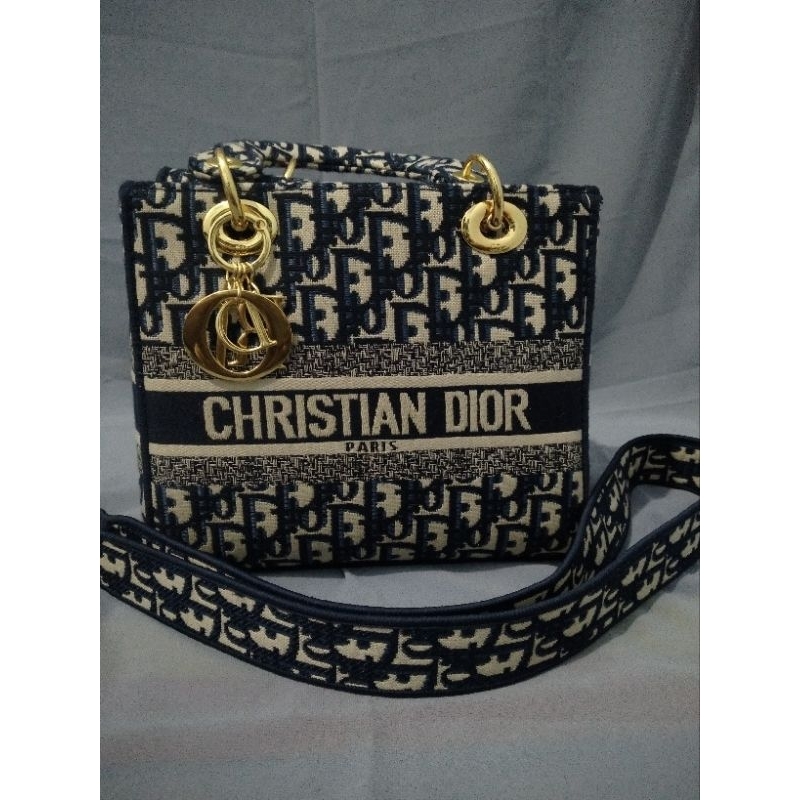 THRIFT Tas branded ORI (DIOR)