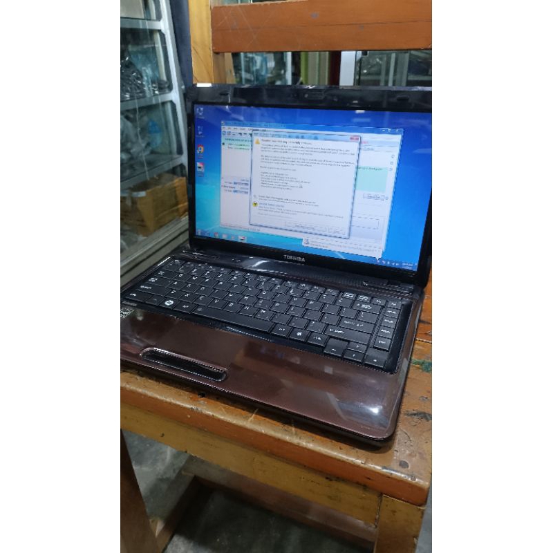 LAPTOP TOSHIBA SATELITE L745