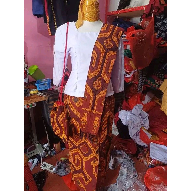 baju tenun toraja