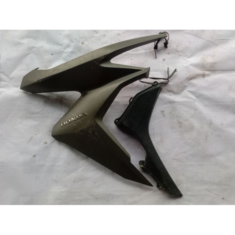 sayap depan vario 150 original copotan cover sayap vario 150 sebelah kanan