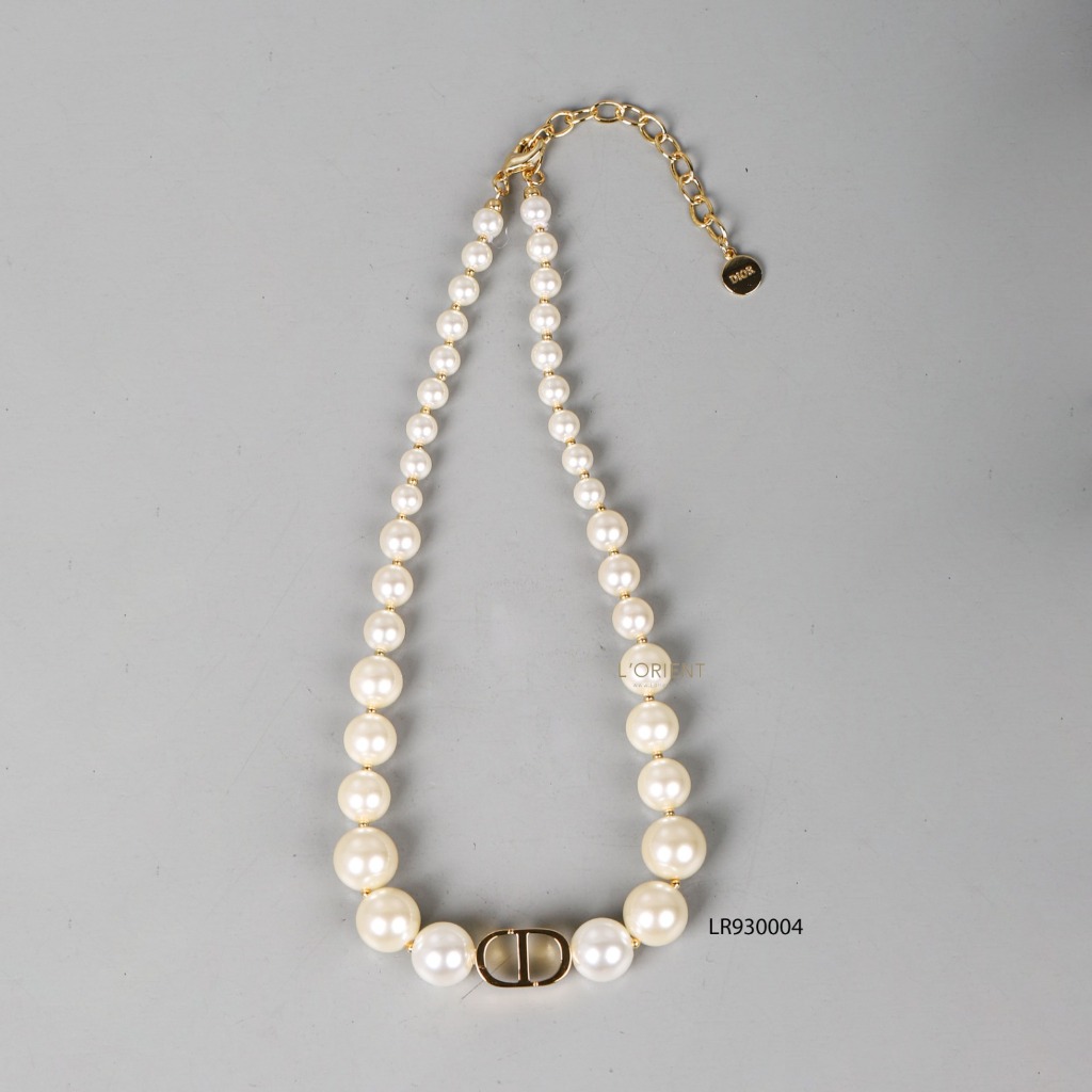 dr 30 Montaigne Chocker Pearl - White