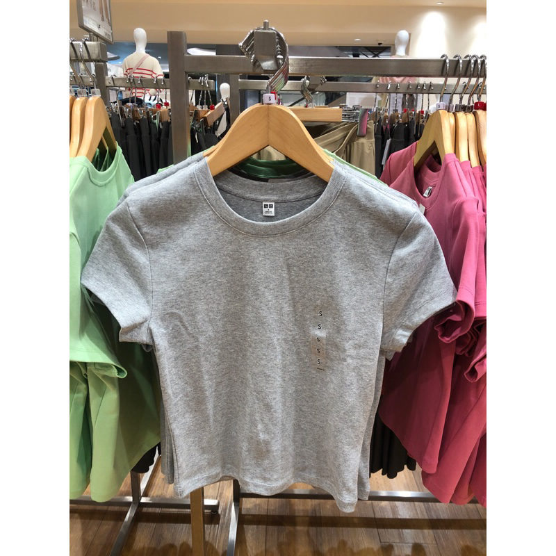 uniqlo lengan pendek // crop top t-shirt // kaos uniqlo
