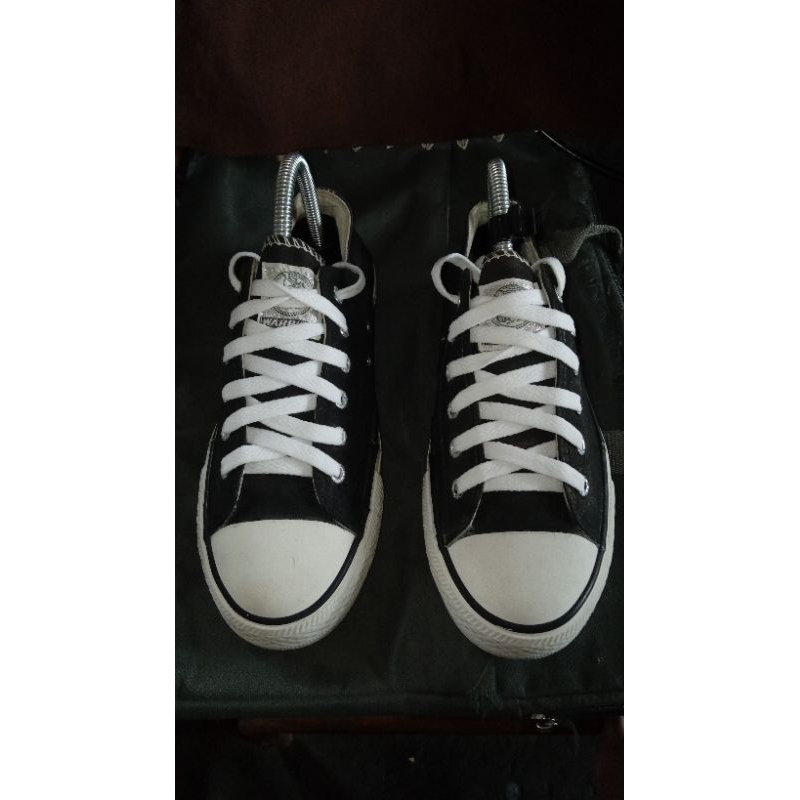 Sepatu second warrior