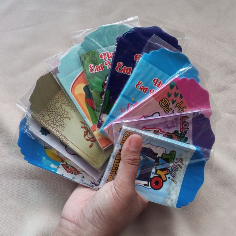 

MEDIUM RANDOM. Amplop lebaran motif sudah di lem