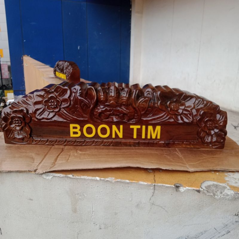 

Papan nama meja ukiran bahan kayu motif barong ready stock berkualitas
