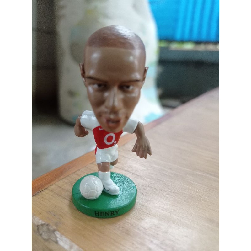 action figure/pajangan pemain bola legend arsenal Thierry Henry