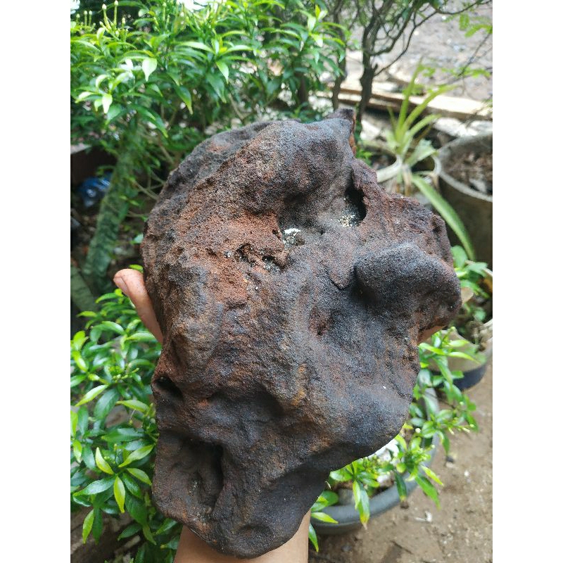 batu besi meteorit nempel magnit