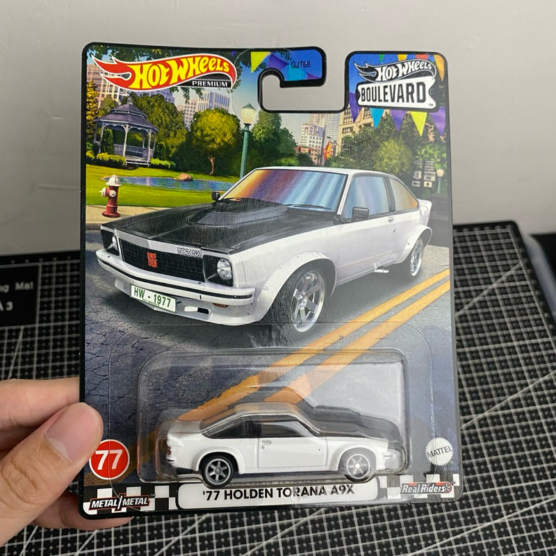 Hot wheels holden torana boulevard R 2023