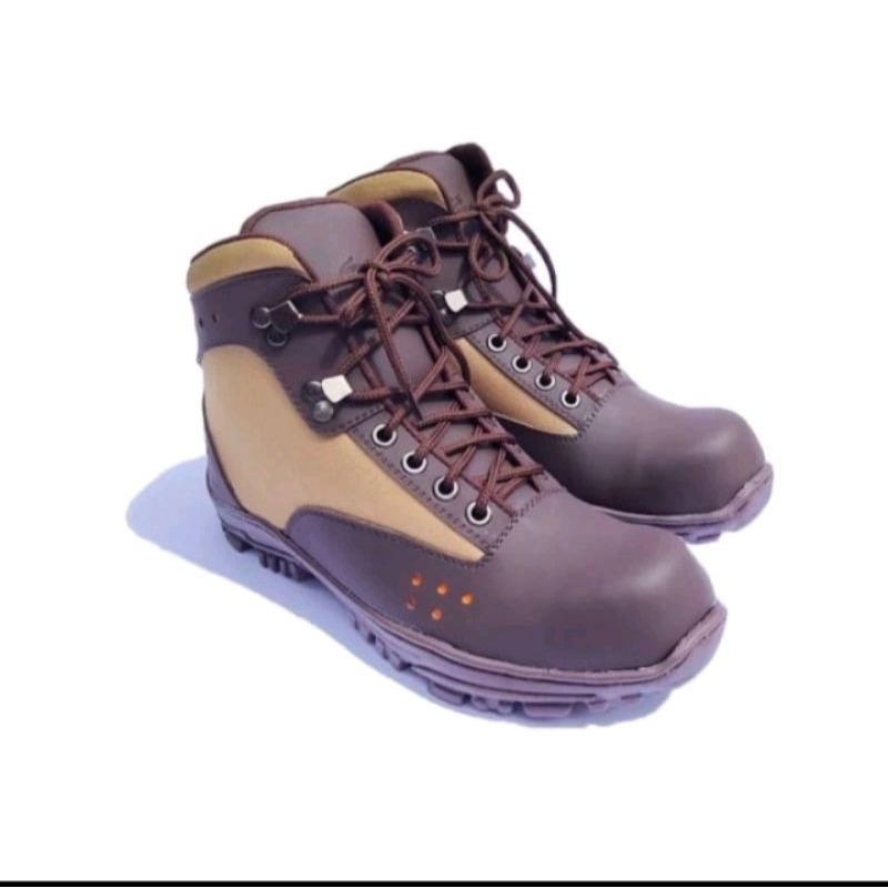 SEPATU SAFETY BOOTS CROCODILE CREAM