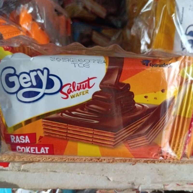 

Gery Salut Wafer Coklat @15gr isi 10pcs