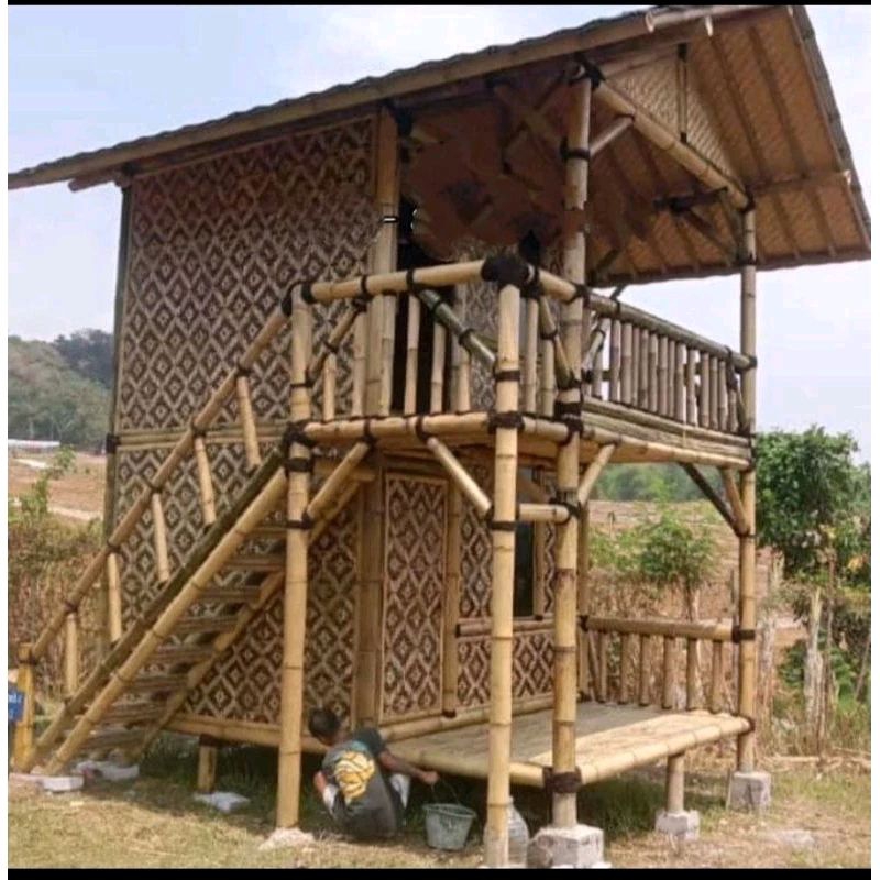 SAUNG BAMBU TINGKAT UKURAN 4X3 METER/RUMAH BAMBU SIAP PASANG