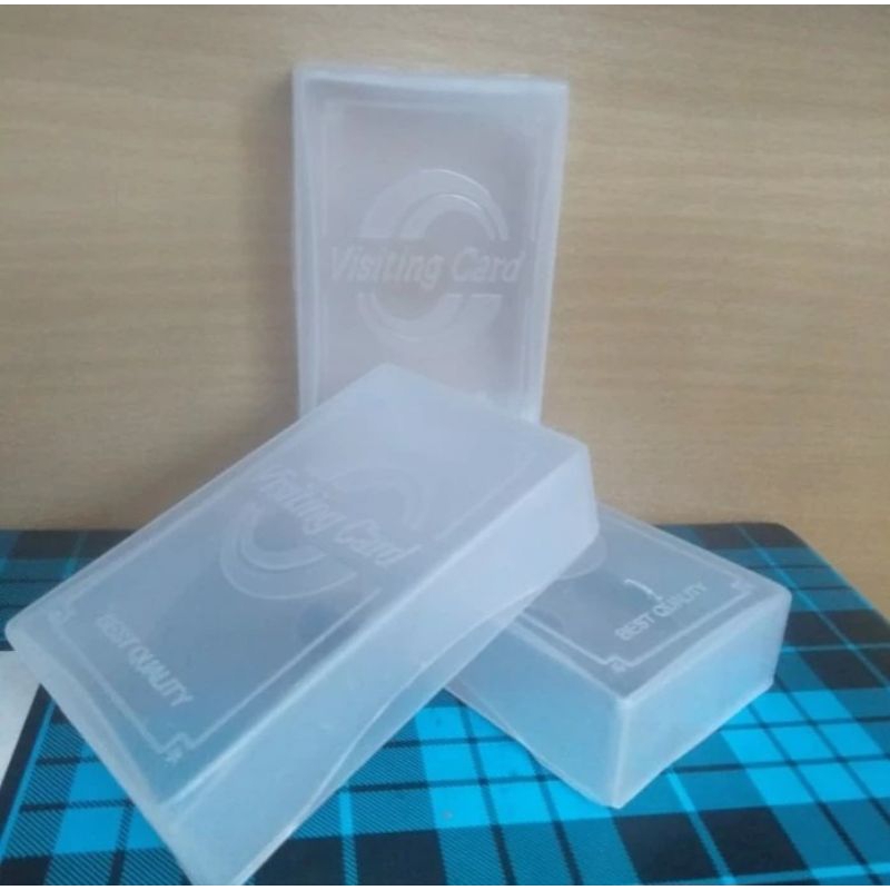 

box kartu nama plastikbox kartu nama plastik ukuran dalam P x L x T = 9.2 x 5,6 x 2.3 cm TIDAK MUDAH PECAH untuk kartu ukuran 9 x 5,5 cm harga yg tertera harga utk 1kotak yaa...
