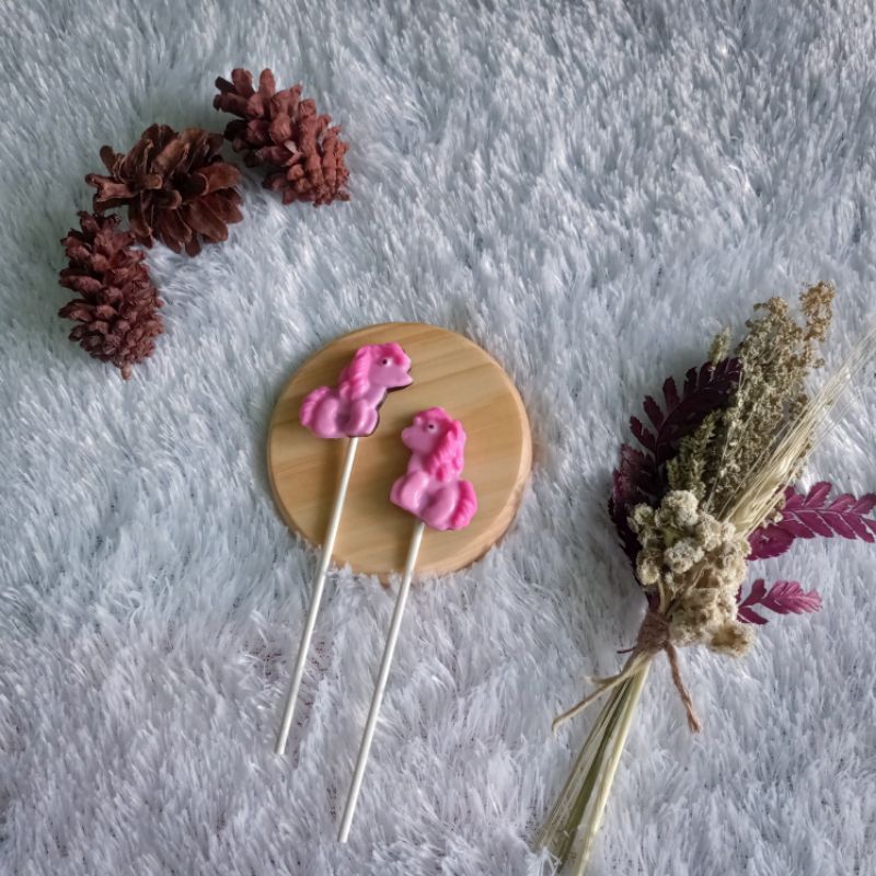 

coklat karakter kuda poni