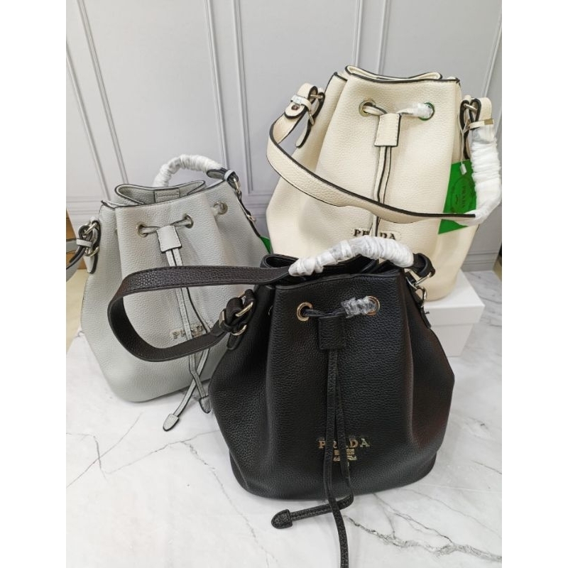 PRADA BUCKET SERUT