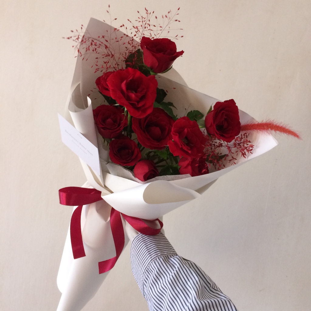 Revalarosés flower store Hand Bucket Bunga Mawar asli Sukabumi Bouqet Bunga mawar fresh hand buket b