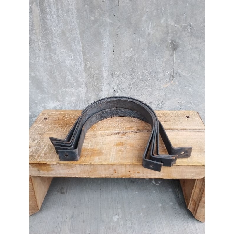 Klem pipa besi 4 inch tebal