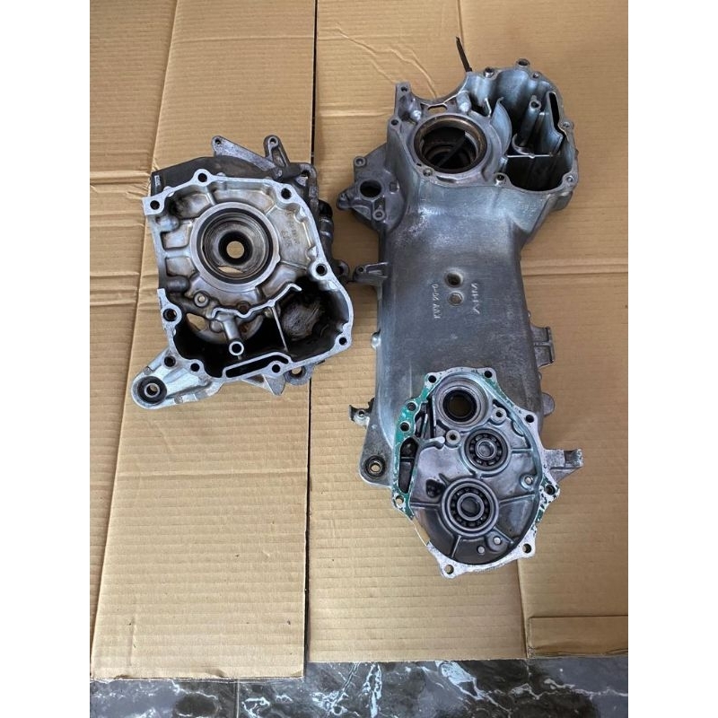 Krengkes crankcase rengkes kalter honda beat karbu kanan kiri original