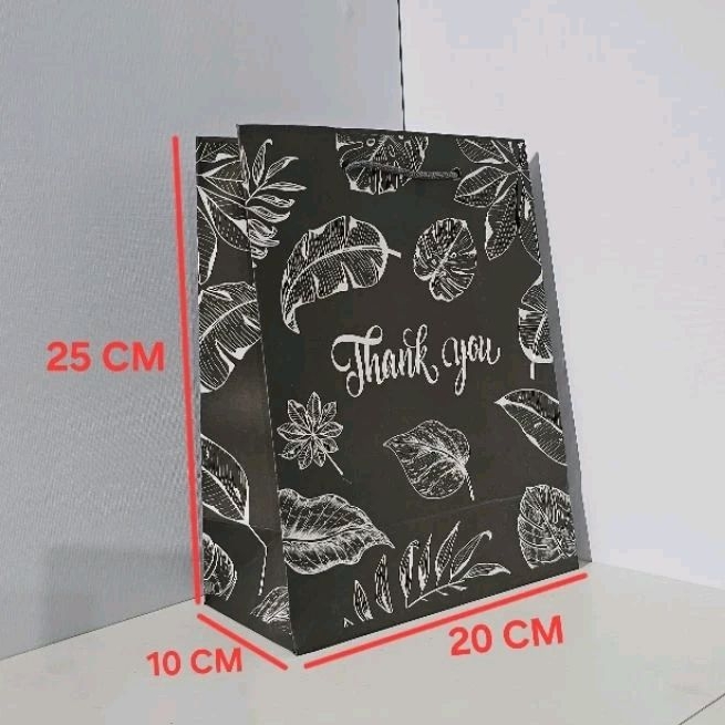 

Paperbag Motif R6 Hitam Daun Putih Thank You size 20 x10 x 25 ( P x L x T) Tas Kertas, Tas Souvenir, Tas Songgong,Tas Murah