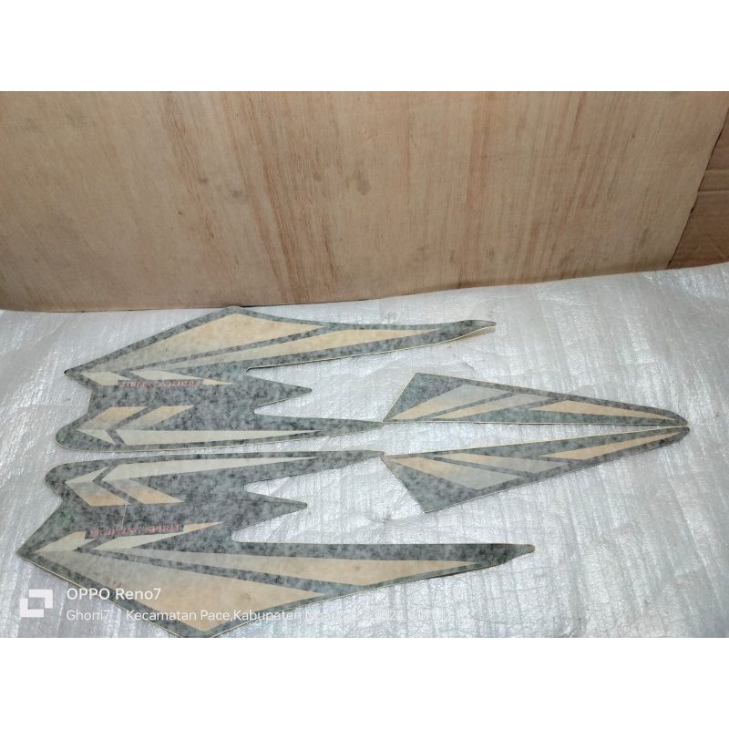 Striping stiker bodi body kanan kiri full set RX King Tahun 99 warna warna silver hitam original