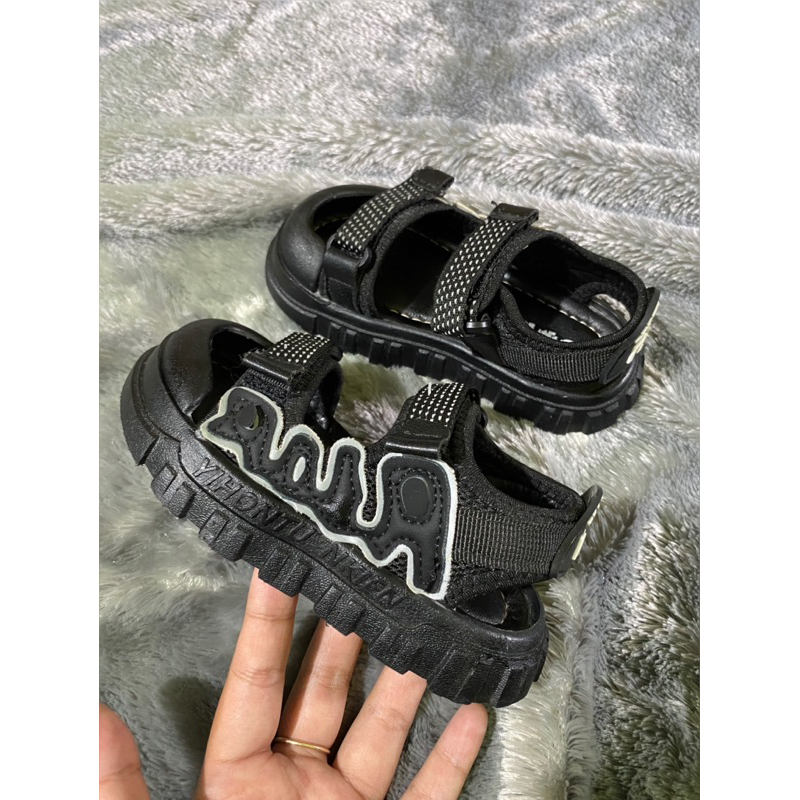 preloved sendal anak/preloved sandal anak laki laki perempuan/preloved sendal anak hitam/sendal anak