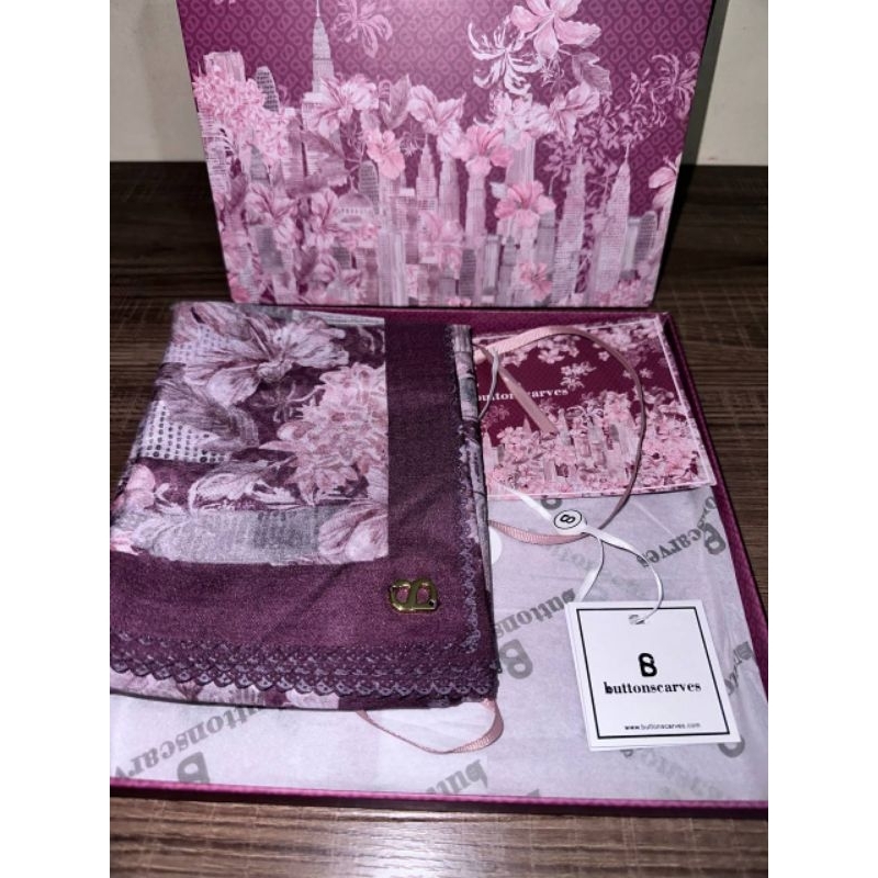 Preloved Buttonscarves Malaya Burgundy