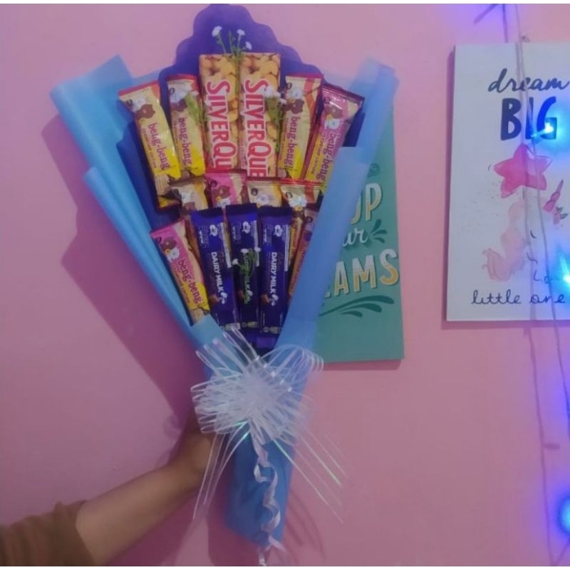 

Bucket Coklat Wisuda Cute