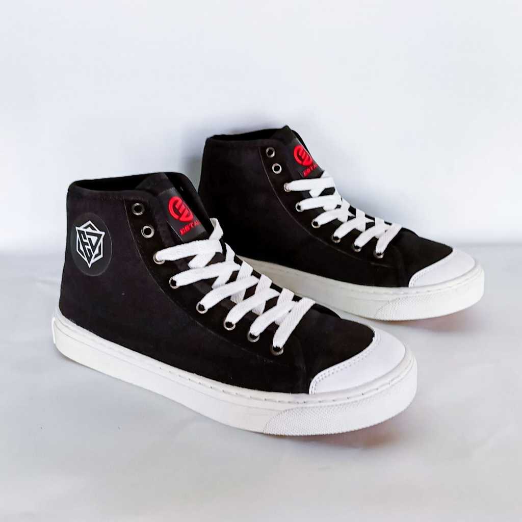 Sepatu Estado EMB 01 Booth Hitam Putih