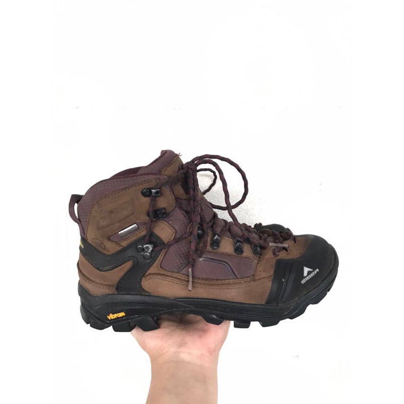 Sepatu Pollock x28 Gunung