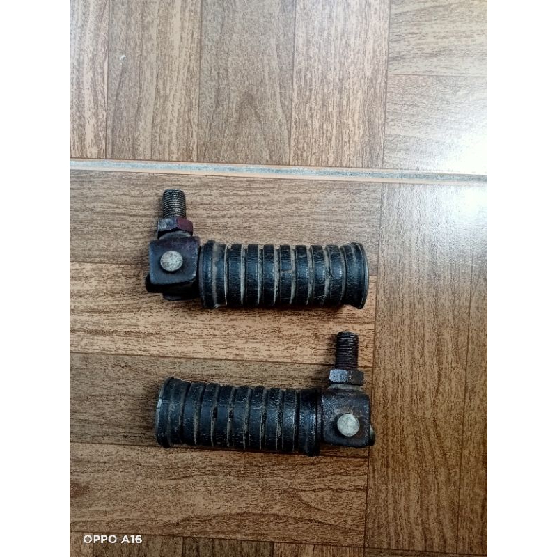 postep footstep pustep pijakan kaki belakang yamaha V75 V80 original