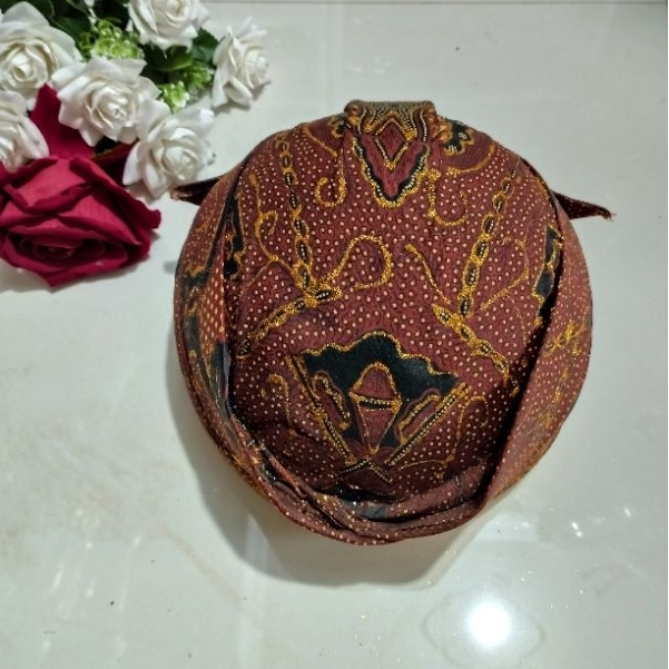 Blangkon Prodo Solo Wahyu Tumurun Gelap Besar