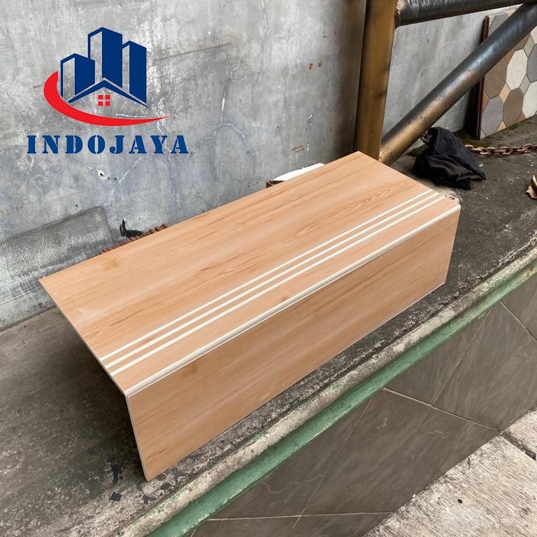 keramik tangga motif kayu 30x60 20x60 custom ukuran list granit