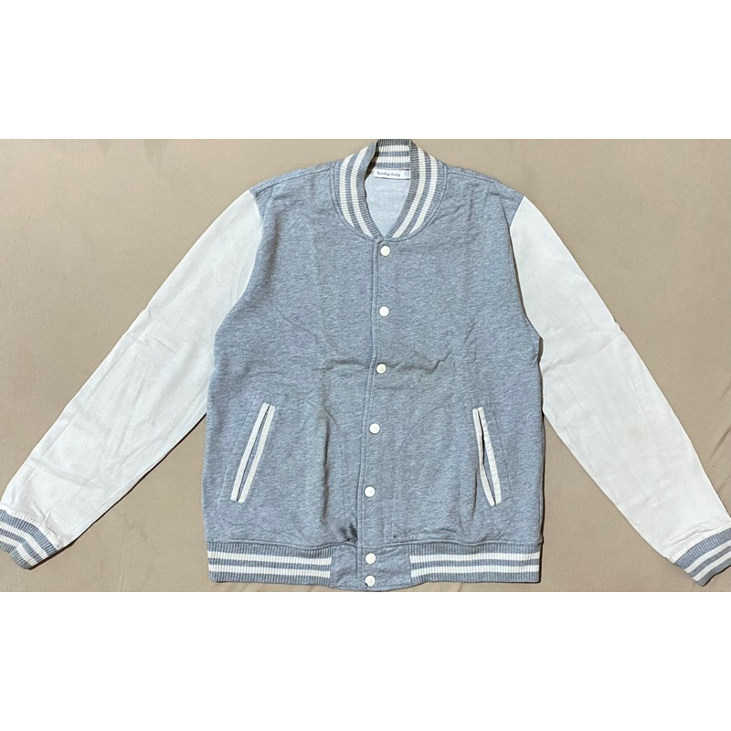 VARSITY SEVENDAYS SUNDAY