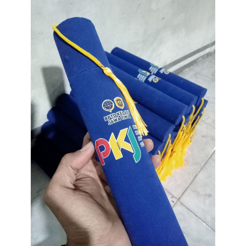 TABUNG WISUDA /TABUNG TOGA WISUDA/TABUNG TOGA ANAK-DEWASA /SLONGSONGAN IJAZAH