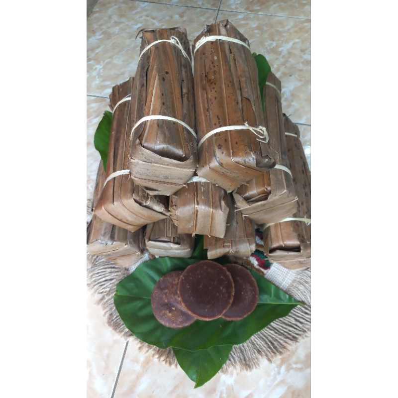 

[ BISA COD ] GULA AREN ASLI 100%] berat perbungkus nya 1,2 kg isi 10 pcs gula aren asli di jamin ke aslian nya