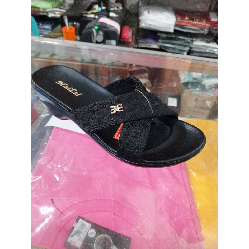 sandal Hailai silang wedges rendah