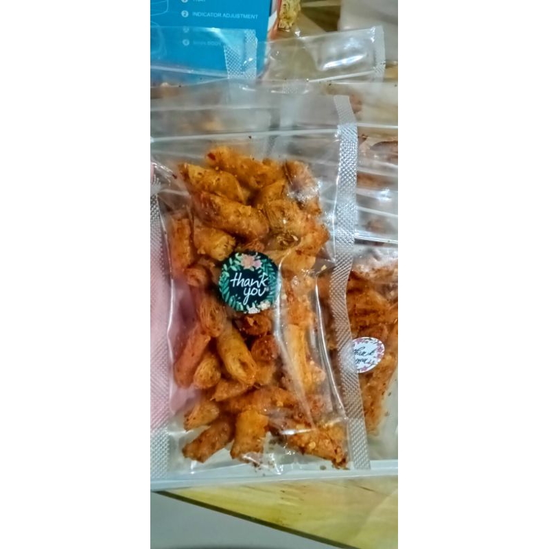 

Keripik Lumpia / Lumring Pedas Daun Jeruk