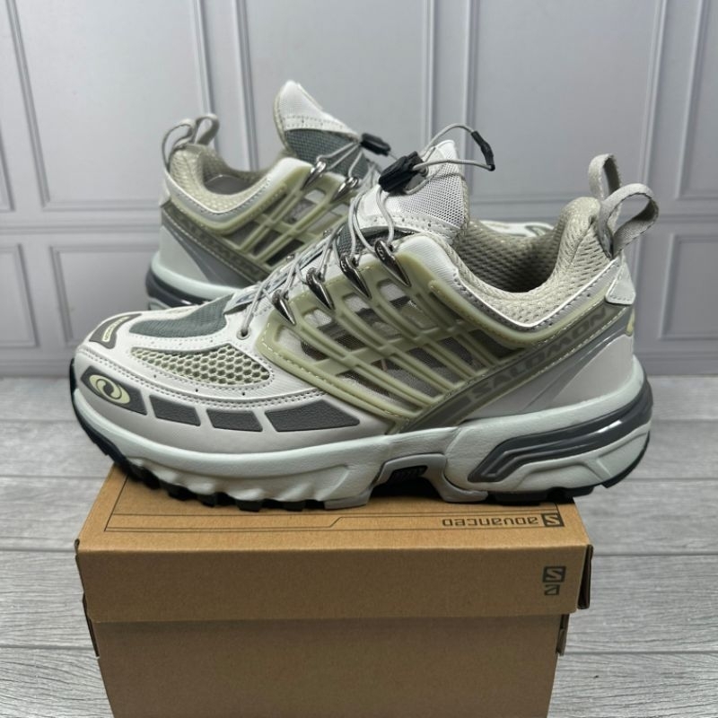 Sepatu Hiking Salomon Terbaru